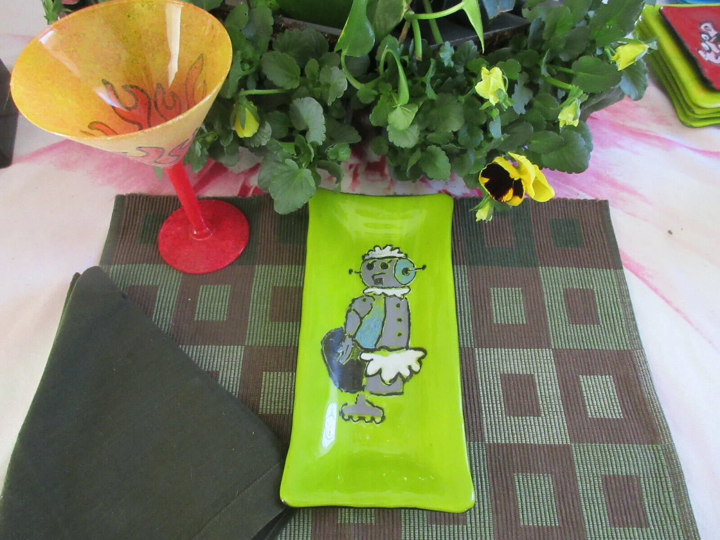 Fused Art Glass Plate – Handmade Robot Dish for Brunch, Decor & Gifting - Handcrafted Pop Art Decor - Unique Cartoon Collectible